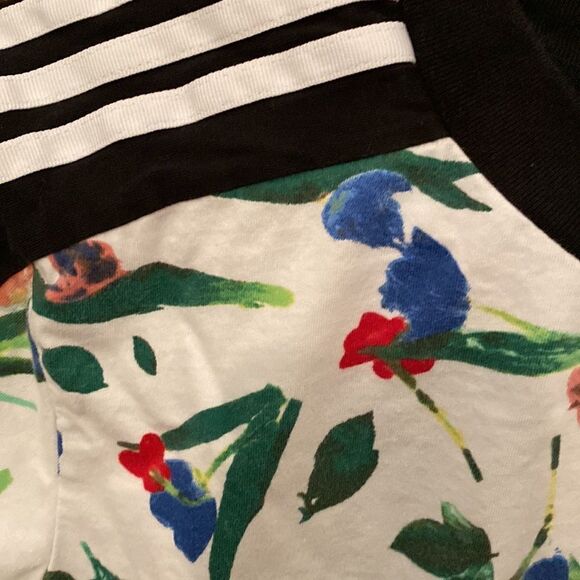 adidas crop top  - Picture 4 of 5